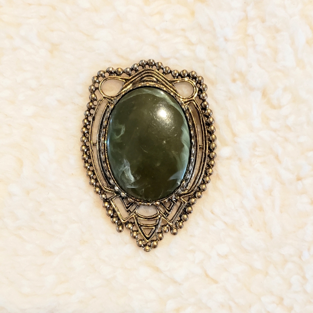 Vintage pin / brooch.